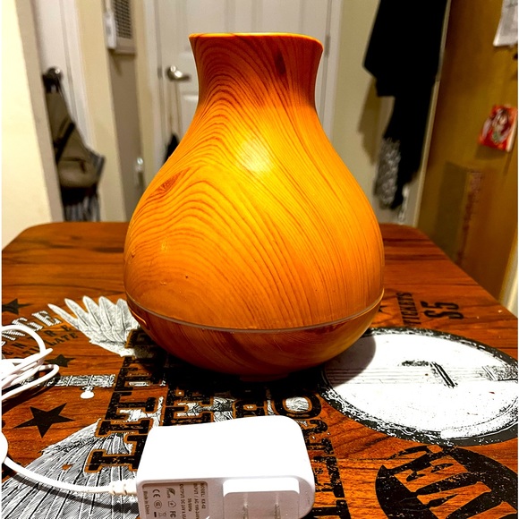 Aromatherapy Essential Oil Diffuser - Picture 1 of 2